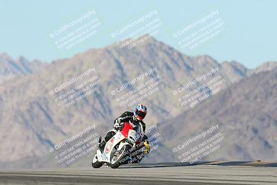 media/Dec-01-2025-Moto Forza (Mon) [[2daa91e15f]]/3-Beginner Group/Session 4 Turn 9/